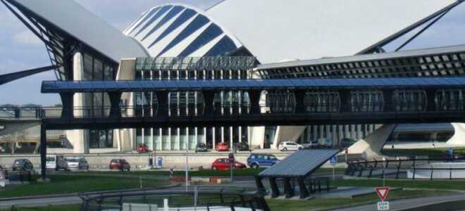 Сколько лететь до Парижа из Москвы