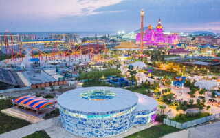 Адлер в октябре: золотая осень у моря