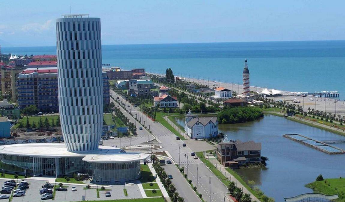 Экскурсионный отдых в Батуми: дом юстиции