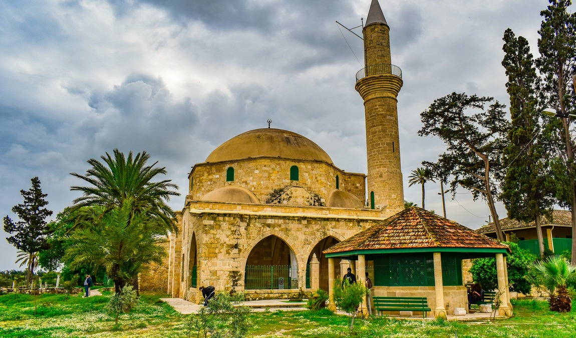 Экскурсионный отдых в Ларнаке в августе: мечеть Хала Султан Текке