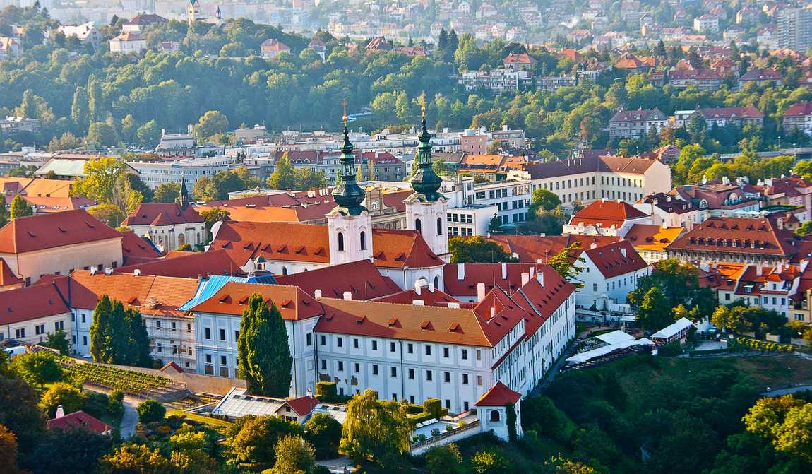 прага в июле: солнечный отдых в сердце чехии фото 2